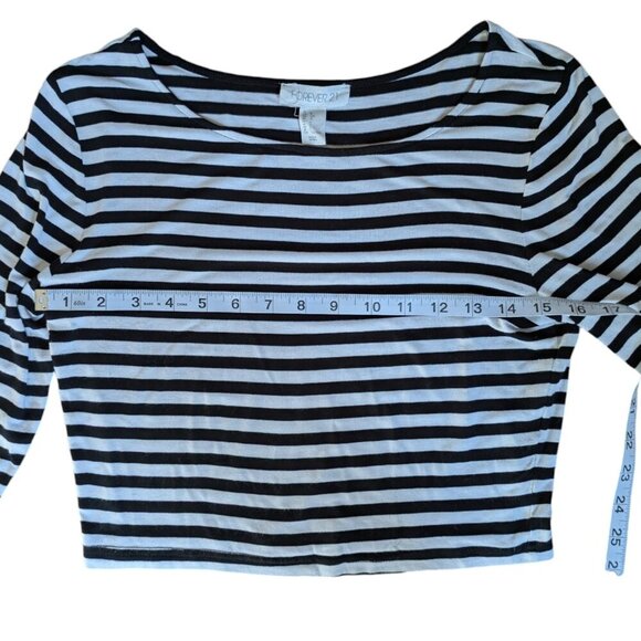 Forever 21 Black and White Striped Cropped Top with 3/4 Sleeves Women Size Large - Picture 8 of 10